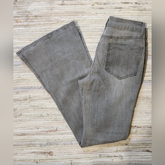 High Waist Distressed Flare Jean Size S/4 color vintage grey - Picture 2 of 6